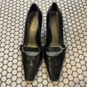 BCBG Girls Pumps with Strap across Foot Size 6 1/2